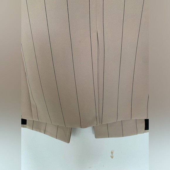 🛍️BEAUTIFUL ADDITION ELLE BLAZER ORIGINALLY $279 - Picture 2 of 6